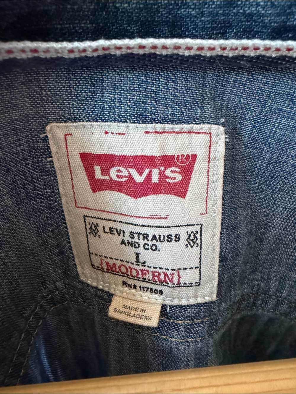 Men’s Levi's Blue Denim Western Snap Shirt NWOT - Picture 5 of 12